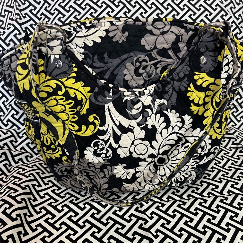Vera Bradley Baroque pattern large handbag in EUC